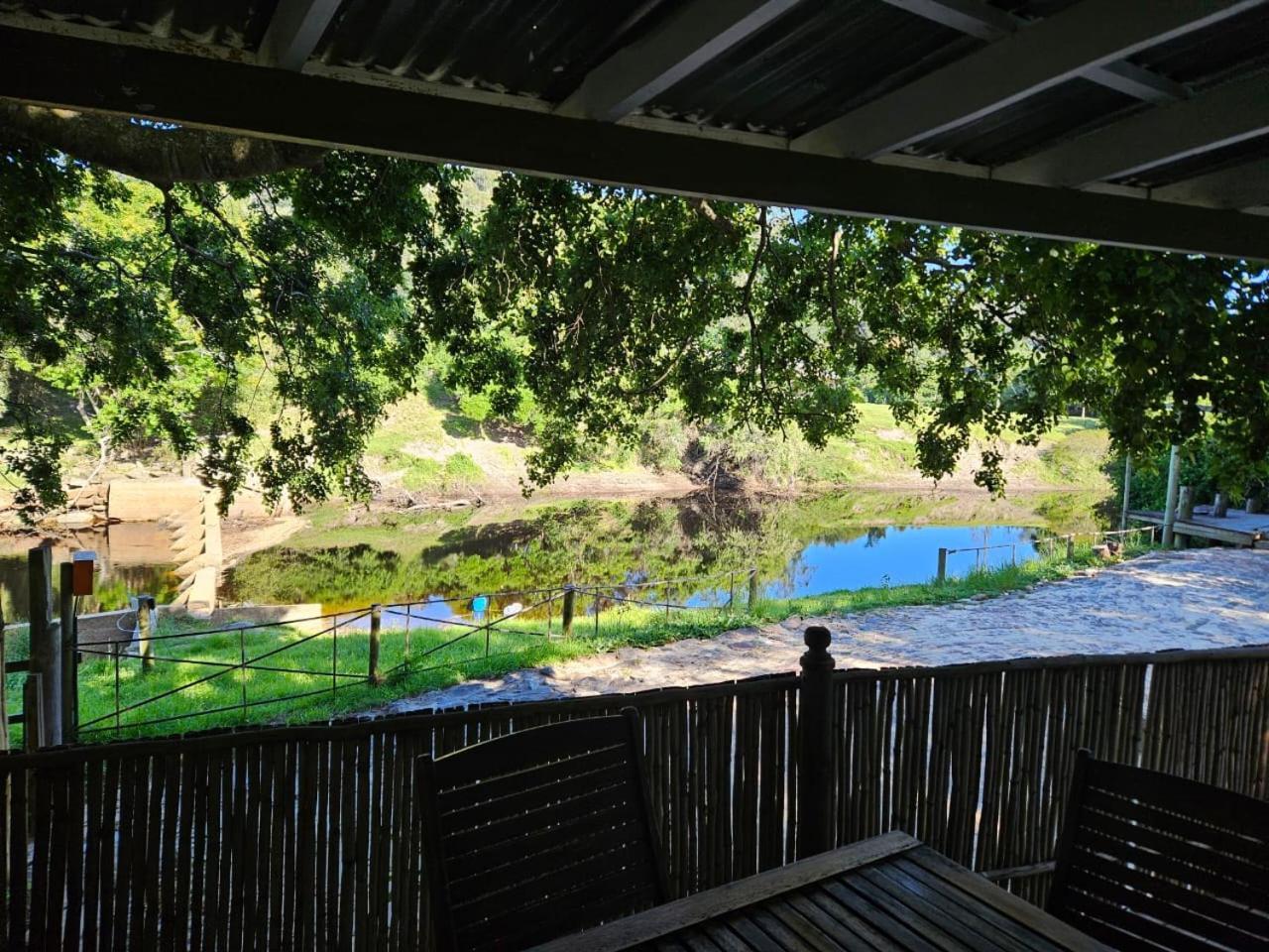 קניסנה The Riverdeck Accommodation And Backpackers מראה חיצוני תמונה