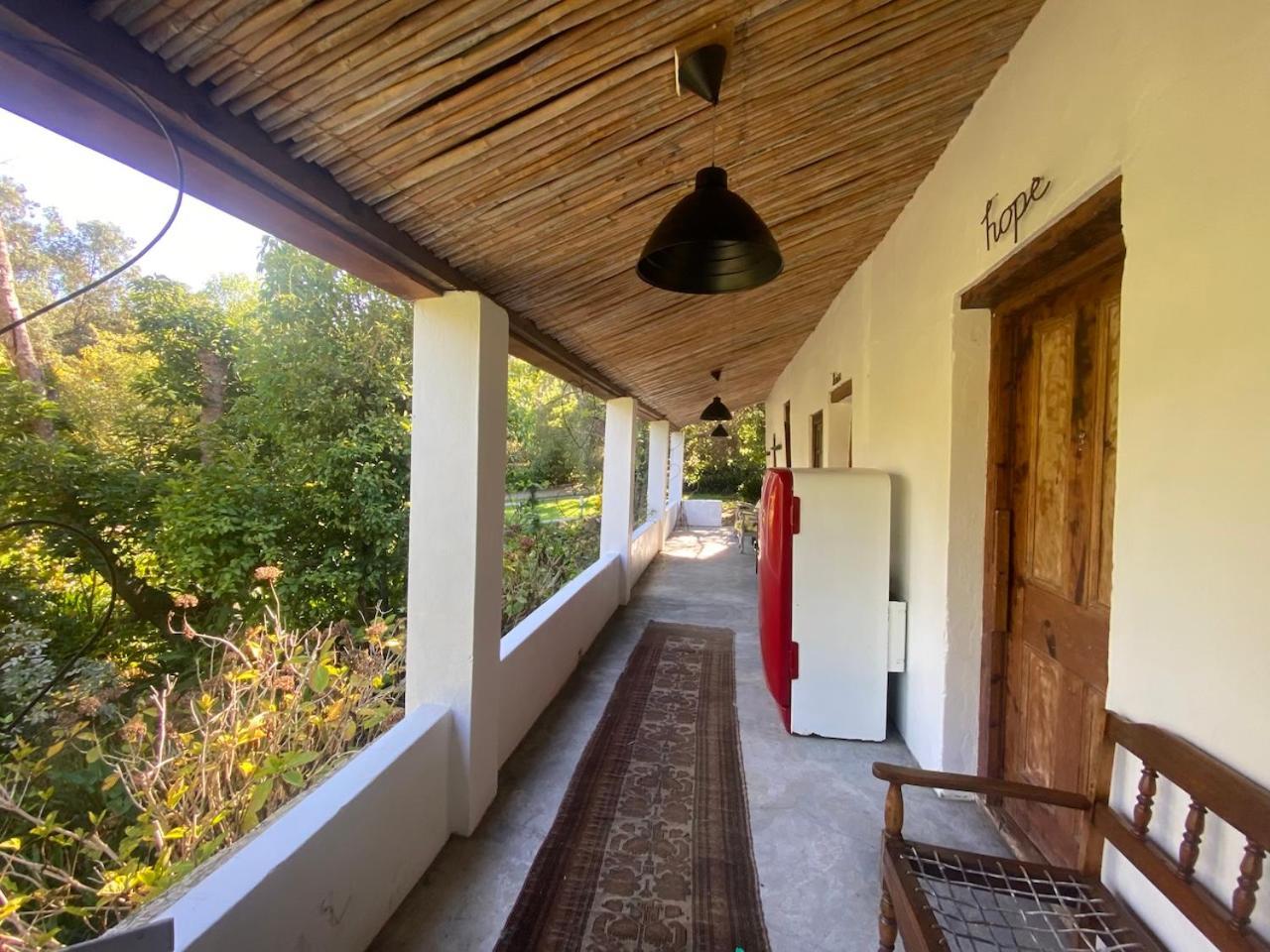 קניסנה The Riverdeck Accommodation And Backpackers מראה חיצוני תמונה
