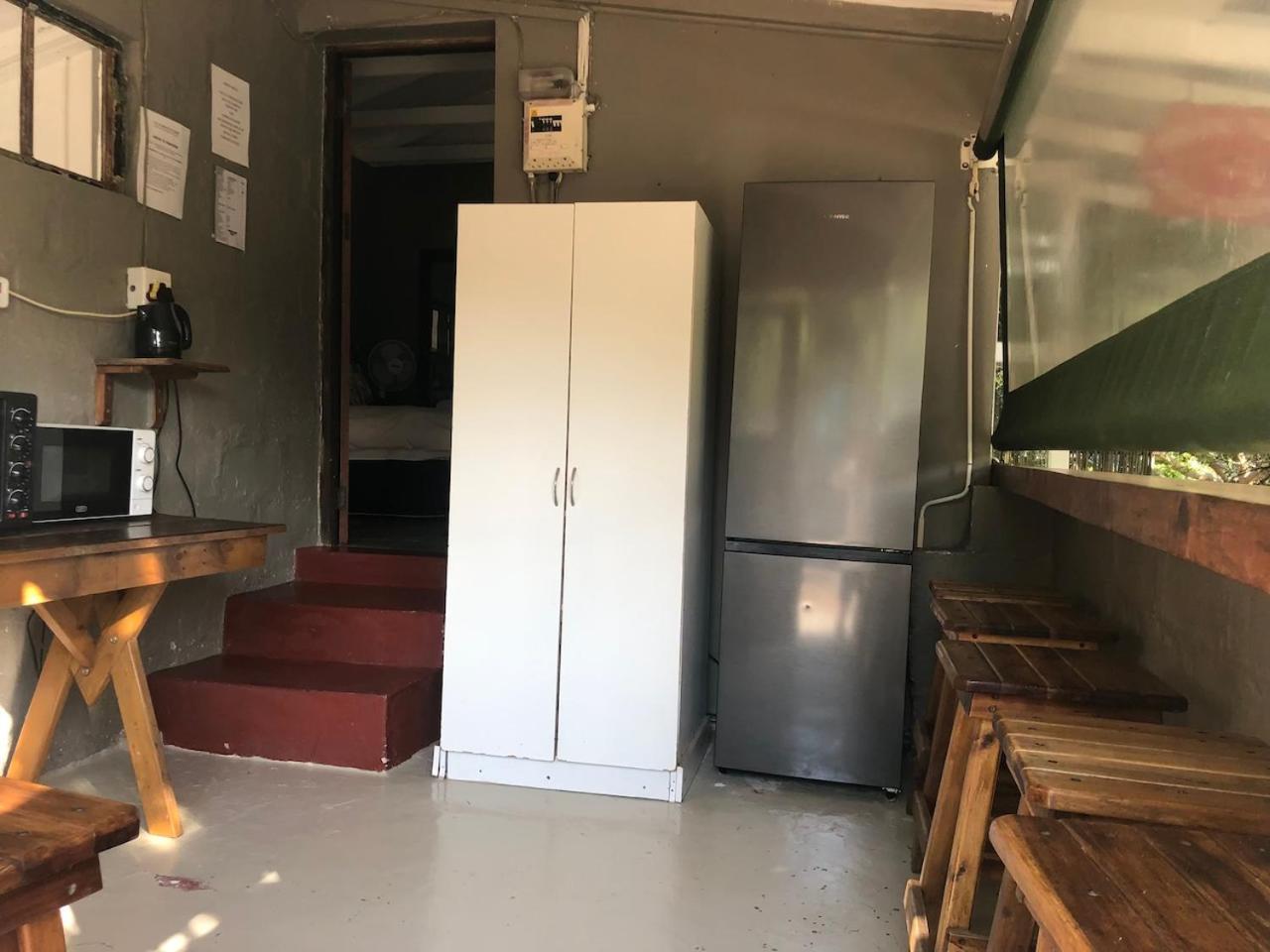 קניסנה The Riverdeck Accommodation And Backpackers חדר תמונה