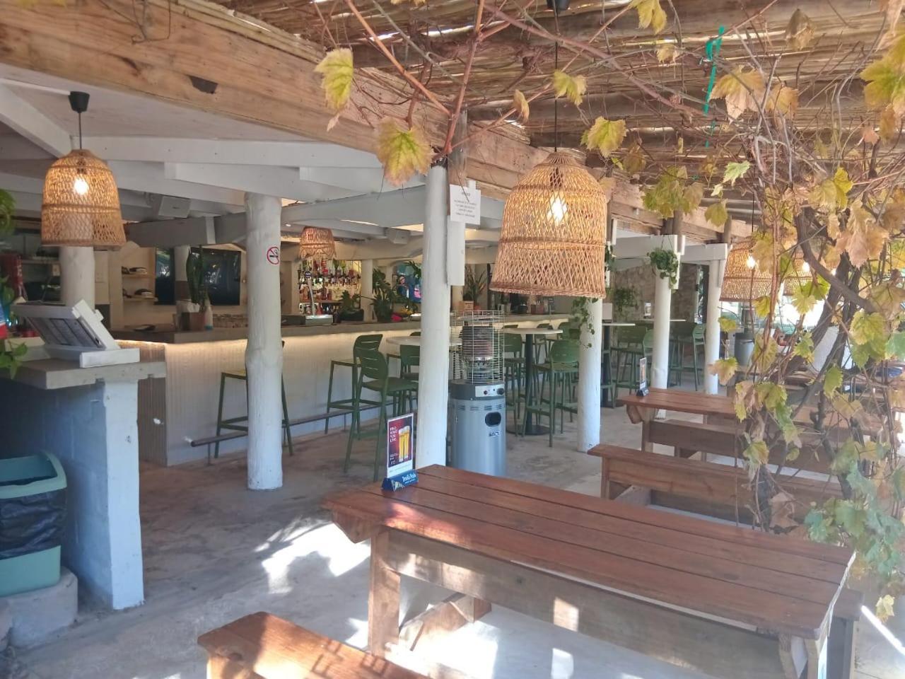 קניסנה The Riverdeck Accommodation And Backpackers מראה חיצוני תמונה