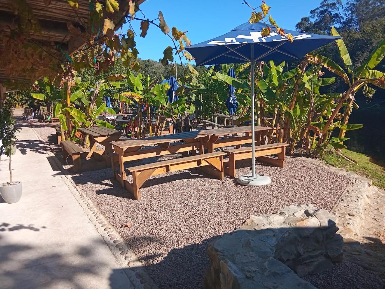 קניסנה The Riverdeck Accommodation And Backpackers מראה חיצוני תמונה
